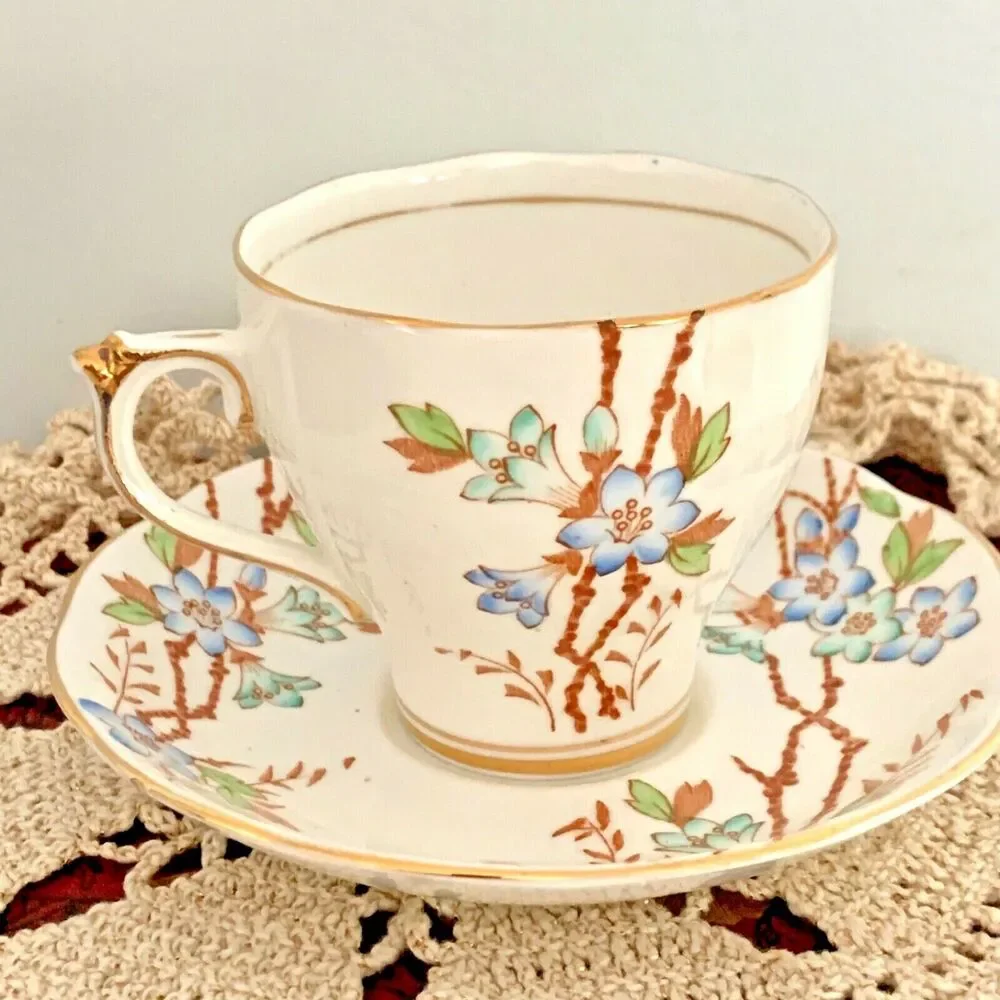 Bone China Tea Cup Saucer Duo Roslyn Picta circa 1950s Vintage England